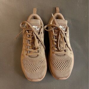 Super comfortable workout / everyday shoes.